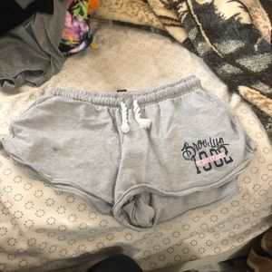 shorts/athletic shorts